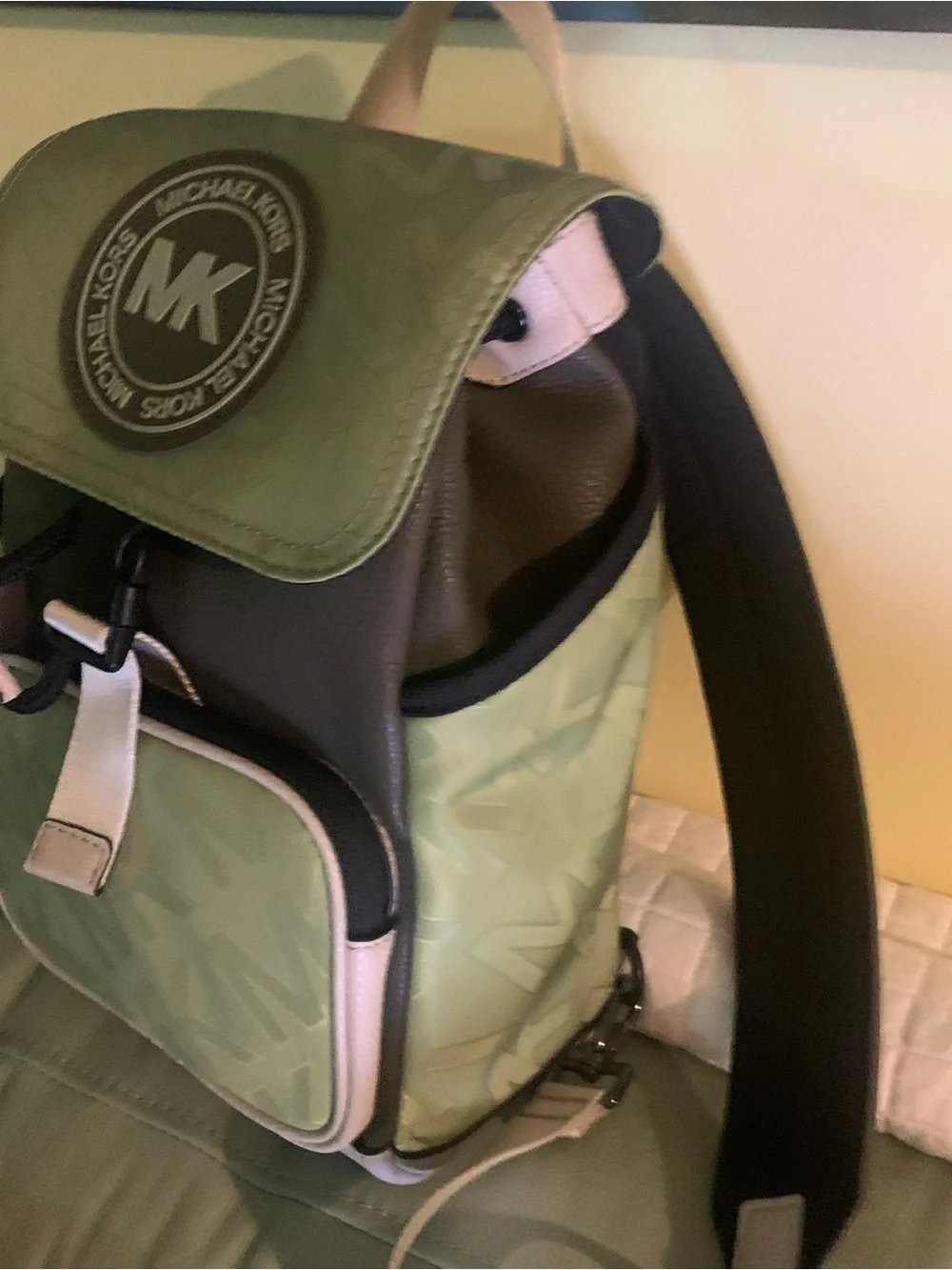 Michael Kors Kent Sling Backpack light sage green signature unisex, like new